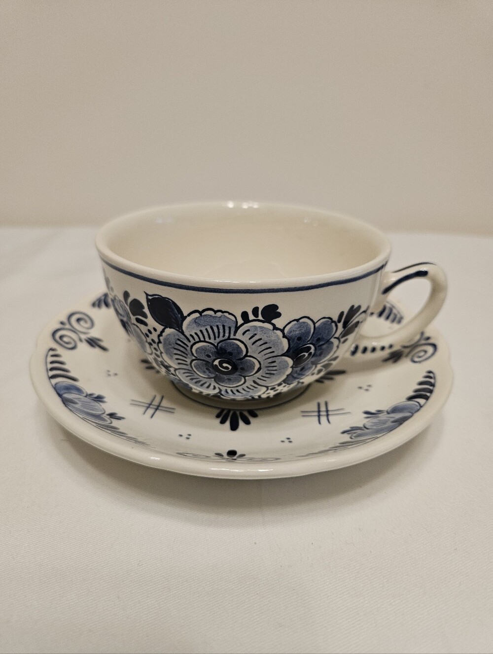 Delft Blue teacup and saucer set,Royal Goedewaagen